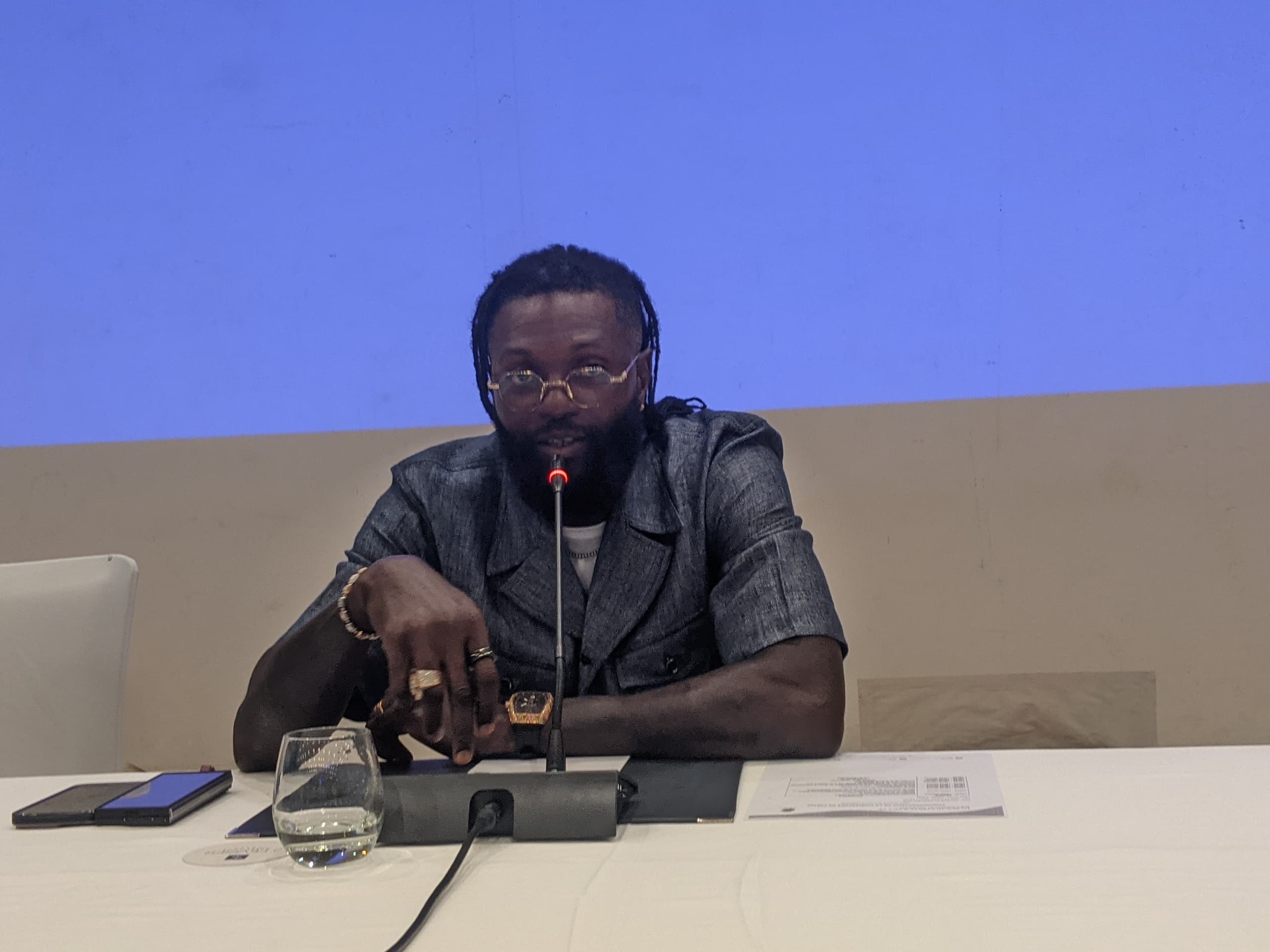 Emmanuel Adebayor place son jubilé de fin de carrière sous le signe de l’inspiration de la jeunesse