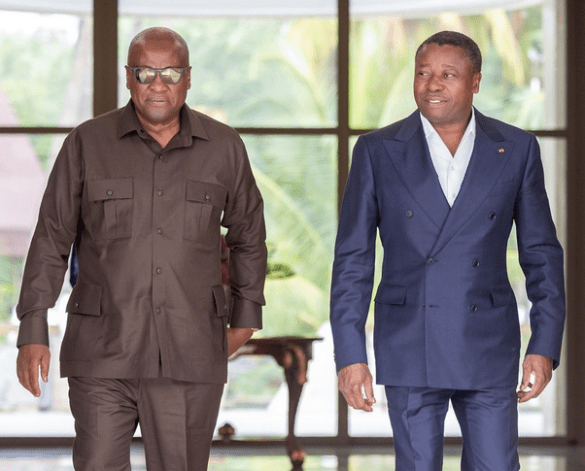 Le Président togolais à l’investiture de John Dramani Mahama au Ghana