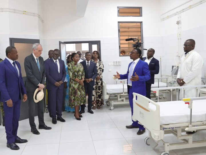 Faure Gnassingbé inaugure le Centre des maladies infectieuses de Kara