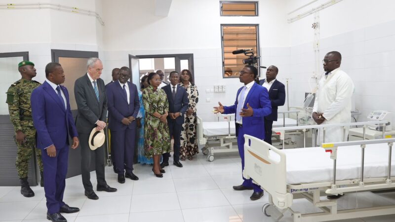 Faure Gnassingbé inaugure le Centre des maladies infectieuses de Kara