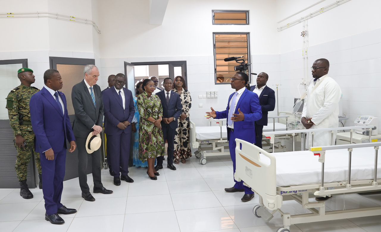 Faure Gnassingbé inaugure le Centre des maladies infectieuses de Kara