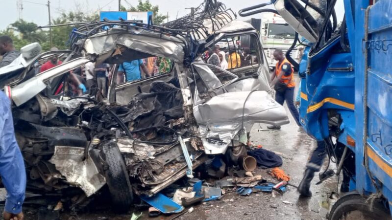 Accident de la route à Bouladè : un mort et dix-huit blessés