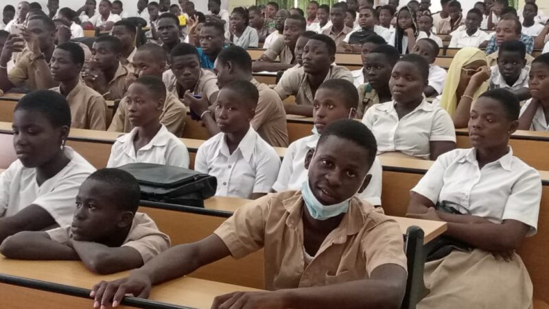 Togo : 43 élèves exclus pour grossesses sur des mineures