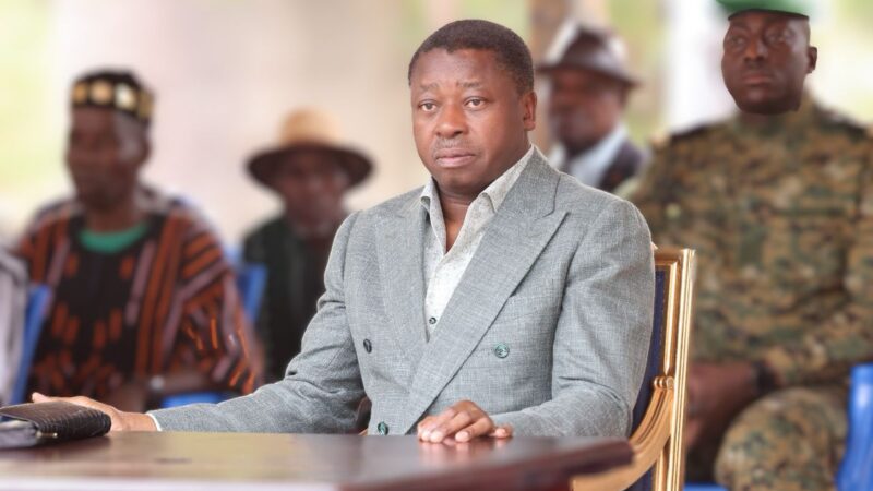 Faure Gnassingbé assiste à la danse des chasseurs Pya Hodo