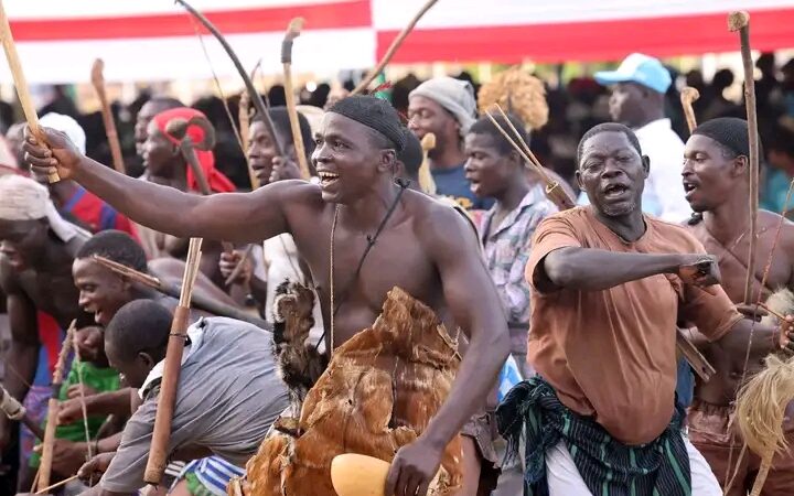 Kara célèbre Eyadéma à travers la chasse traditionnelle et les valeurs ancestrales.