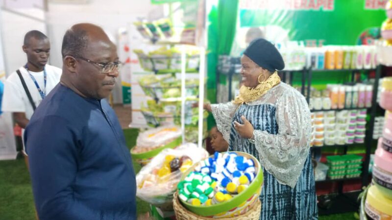 MIATO 2025 : Le ministre Hounakey séduit par l’organisation et la mobilisation des artisans