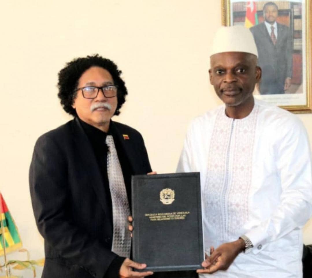 Le Venezuela renforce sa présence diplomatique au Togo avec un nouvel ambassadeur