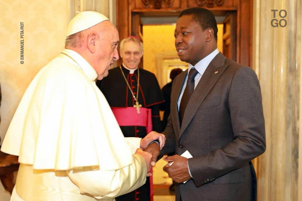 Faure Gnassingbé salue la mémoire du pape François, figure mondiale de compassion