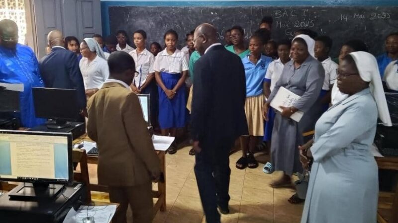 Isaac TCHIAKPE veille au bon déroulement des épreuves anticipées du BAC 1 à Lomé