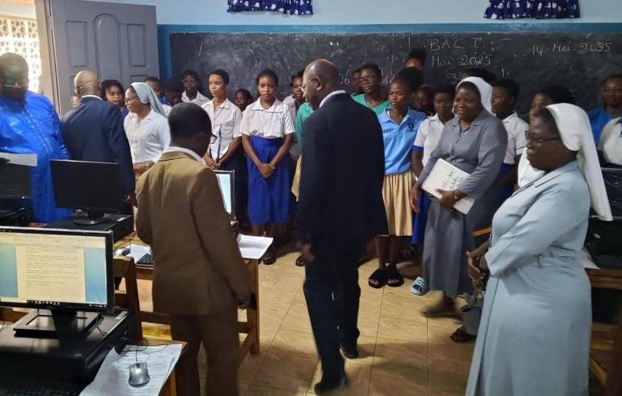 Isaac TCHIAKPE veille au bon déroulement des épreuves anticipées du BAC 1 à Lomé