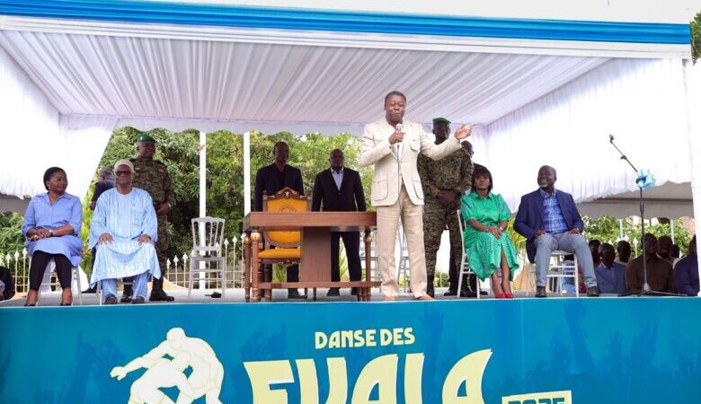 Faure Gnassingbé salue l’engagement des jeunes dans la tradition Évala