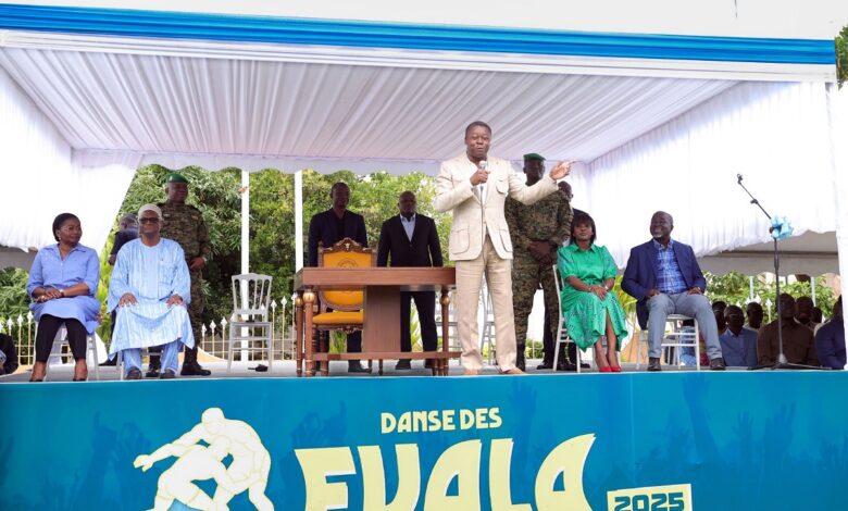 Faure Gnassingbé salue l’engagement des jeunes dans la tradition Évala