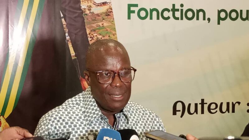 Koamy Gomado publie un guide de référence sur la gouvernance locale au Togo