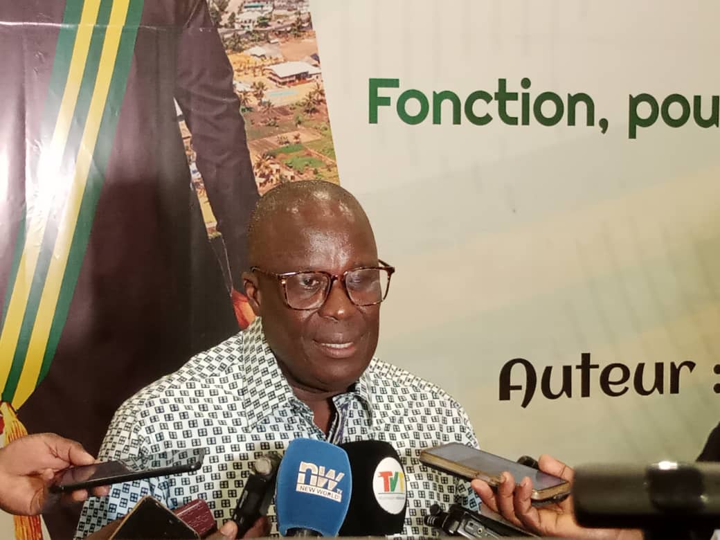Koamy Gomado publie un guide de référence sur la gouvernance locale au Togo