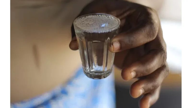 Pour un verre dans un Bar, il perd la moto neuve de son ami