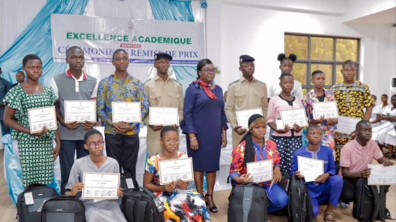 Togo : 222 élèves primés lors de la cérémonie nationale de l’excellence académique