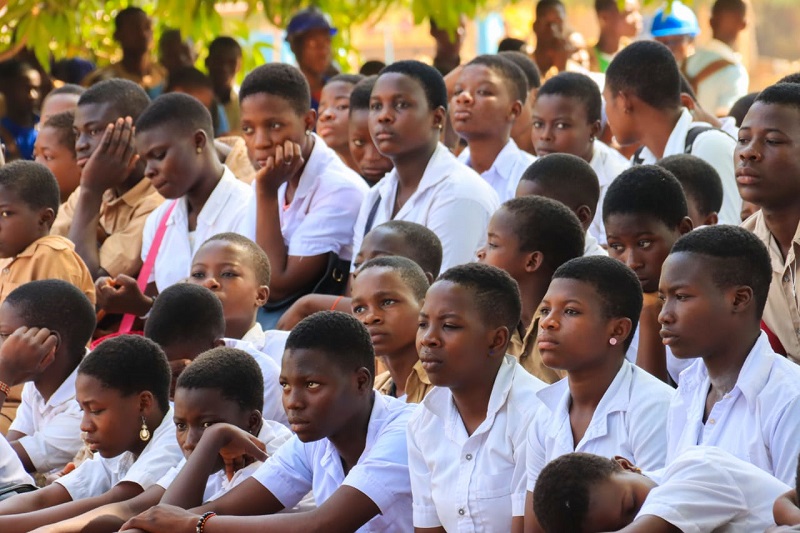 Éducation des filles : le gouvernement distribue 100 000 kits scolaires à la rentrée 2025