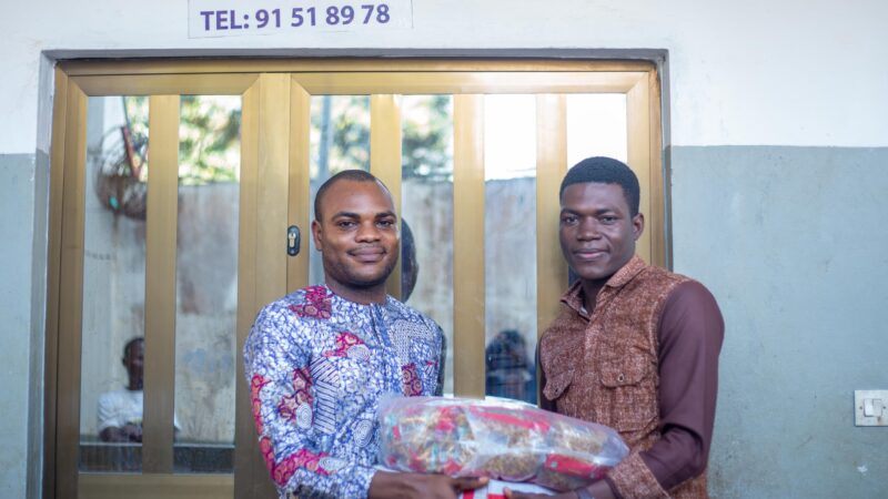 Dr Didier célèbre les cinq ans de son projet Gospel par un don à la Fondation Makafui