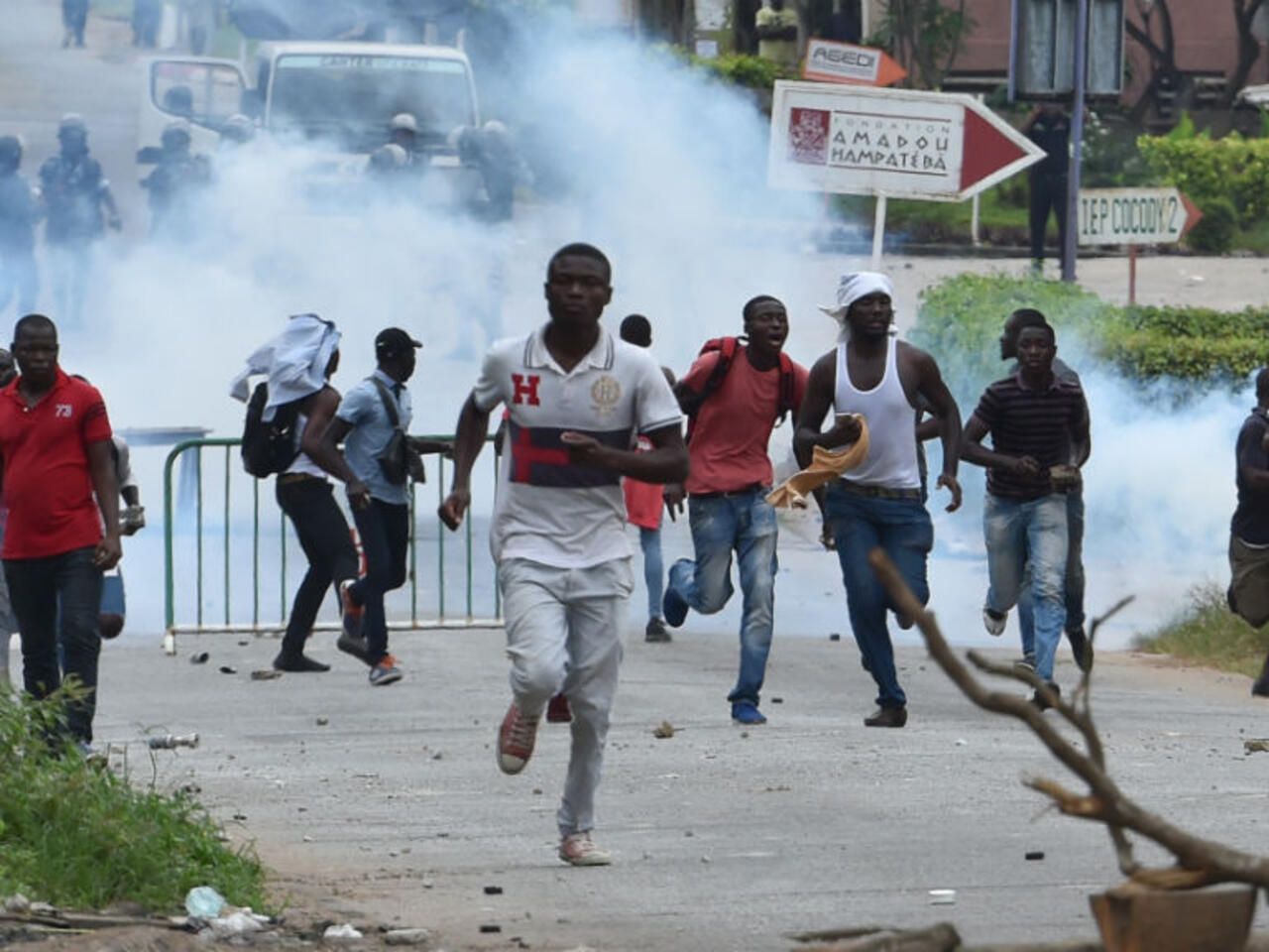 À Abidjan, la contestation de l’opposition étouffée dans la fumée des gaz lacrymogènes